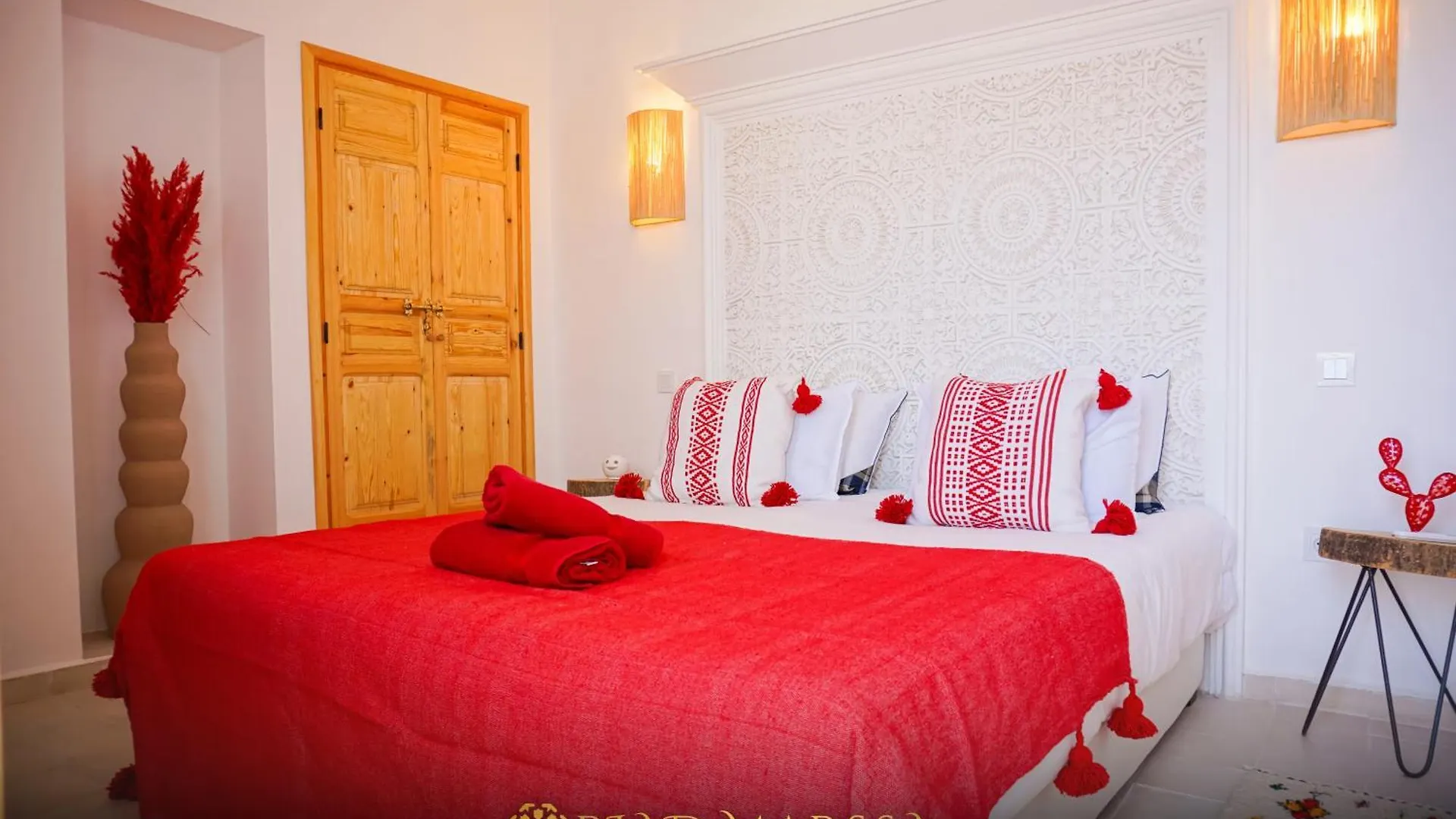 Riad Marssa, Prive Zen Avec Belle Piscine Dans La Medina Marakeş