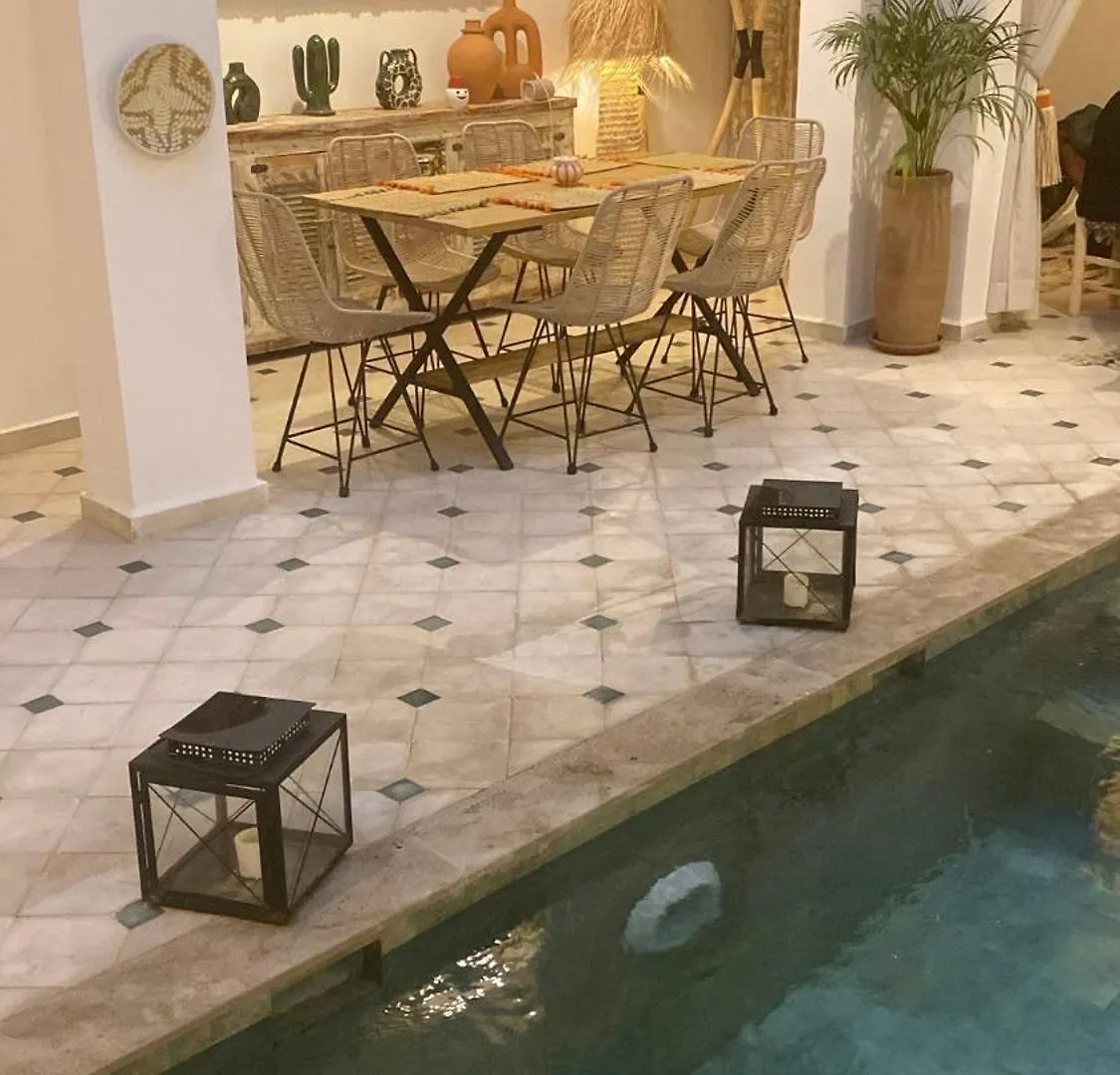 Tatil Evi Riad Marssa, Prive Zen Avec Belle Piscine Dans La Medina Marakeş